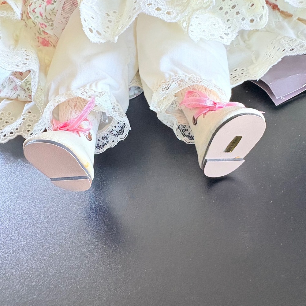 1990s porcelain doll flower linen dress blue eyes 15 inch tall girl blonde - Picture 4 of 14